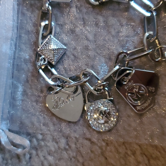 Michael kors silver toggle bracelet 😍 - Picture 5 of 7